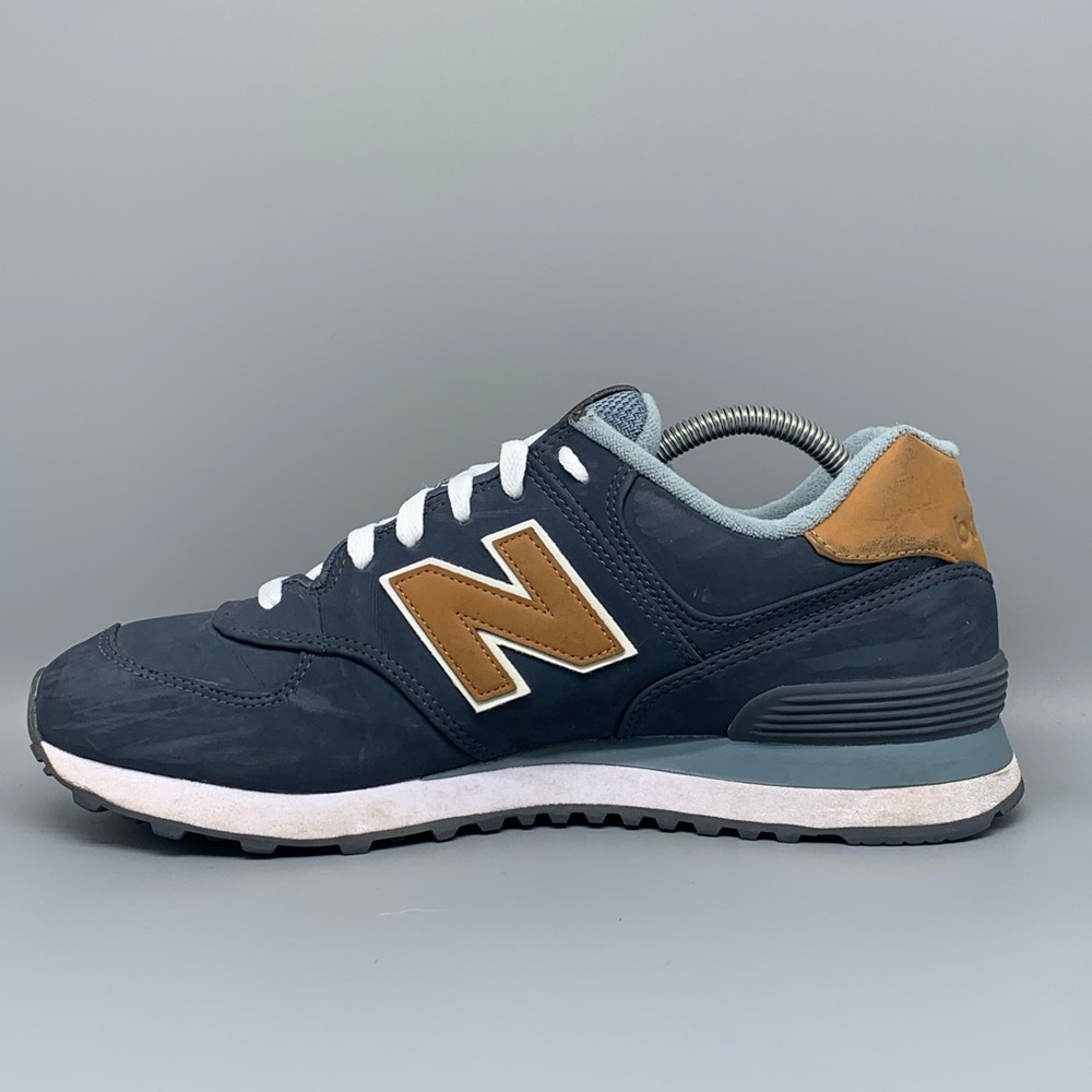 New Balance Navy and Brown Sneakers - Picture 6 of 10